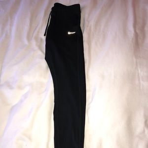 Nike therma leggings